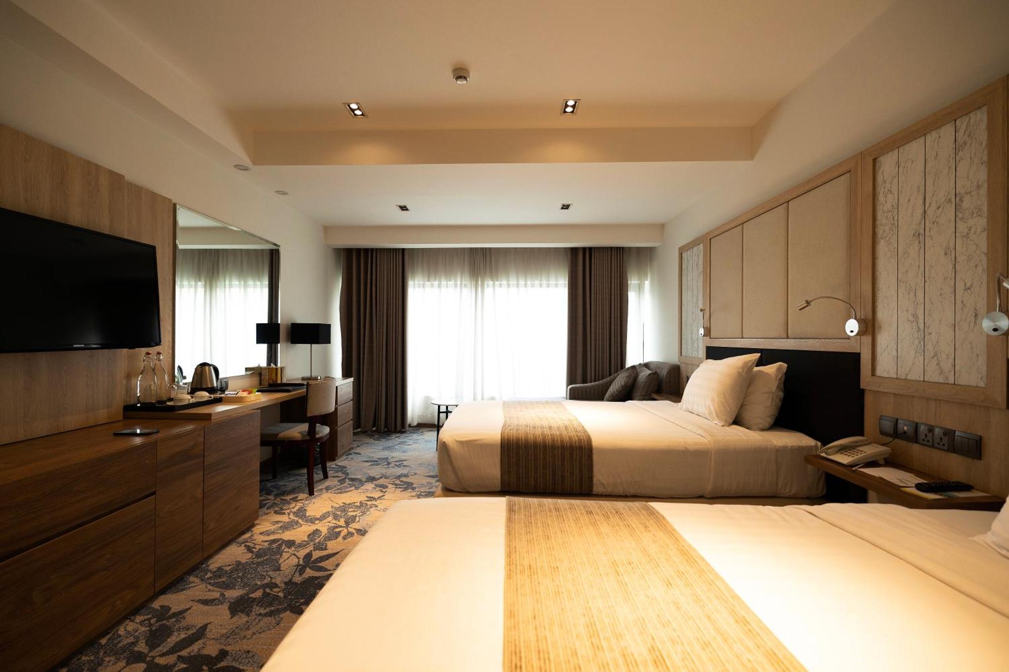โฮเทล แคมโบเดียน่า Hotel พนมเปญ ภายนอก รูปภาพ